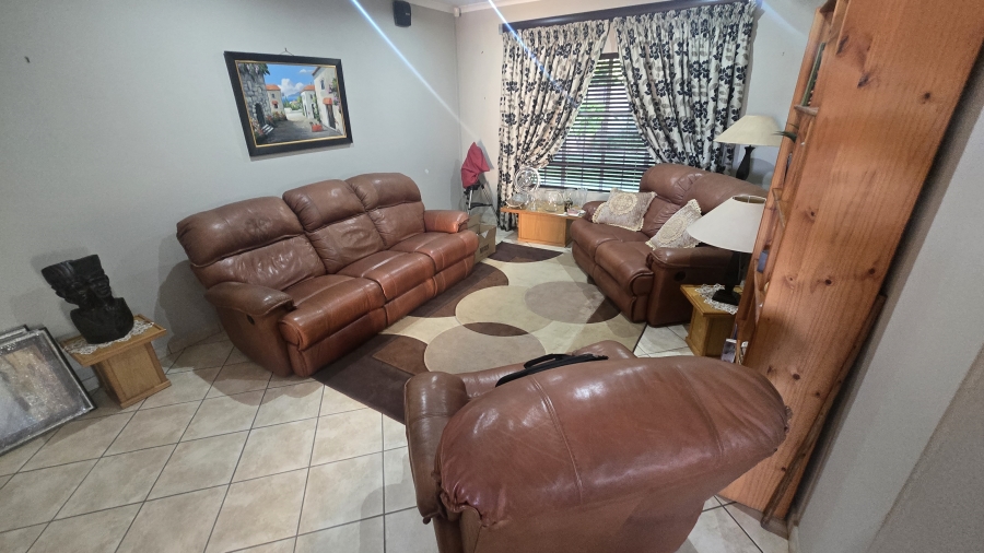 3 Bedroom Property for Sale in Waterkloof East North West